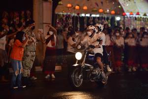 BIB: 
                            <button type="button" onclick="openModal(16291356)" class="btn btn-primary btn-sm float-right btn-popup" data-toggle="modal" data-target=".modal-high-quality">
                        <i class="fas fa-shopping-cart"></i> Add to Cart
                    </button>
                                            <button type="button" onclick="isThisMe(16291356, true)" class="btn btn-success btn-sm float-right btn-popup btn-isme hidden" data-toggle="tooltip" data-placement="bottom" title="นี่คือรูปของคุณใช่ไหม คลิกที่นี่เพื่อเอาเข้าอัลบั้ม">
                        <i class="fas fa-plus"></i> Add to album
                    </button>
                    <button type="button" onclick="isThisMe(16291356, false)" class="btn btn-warning btn-sm float-right btn-popup btn-isnotme hidden">
                        <i class="fas fa-ban"></i> Remove from album
                    </button>