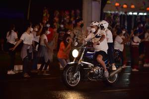 BIB: 
                            <button type="button" onclick="openModal(16291721)" class="btn btn-primary btn-sm float-right btn-popup" data-toggle="modal" data-target=".modal-high-quality">
                        <i class="fas fa-shopping-cart"></i> Add to Cart
                    </button>
                                            <button type="button" onclick="isThisMe(16291721, true)" class="btn btn-success btn-sm float-right btn-popup btn-isme hidden" data-toggle="tooltip" data-placement="bottom" title="นี่คือรูปของคุณใช่ไหม คลิกที่นี่เพื่อเอาเข้าอัลบั้ม">
                        <i class="fas fa-plus"></i> Add to album
                    </button>
                    <button type="button" onclick="isThisMe(16291721, false)" class="btn btn-warning btn-sm float-right btn-popup btn-isnotme hidden">
                        <i class="fas fa-ban"></i> Remove from album
                    </button>