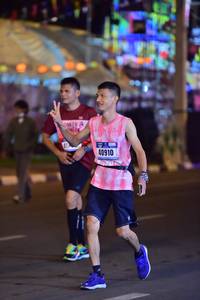 BIB: 40910
                            <button type="button" onclick="openModal(16962288)" class="btn btn-primary btn-sm float-right btn-popup" data-toggle="modal" data-target=".modal-high-quality">
                        <i class="fas fa-shopping-cart"></i> Add to Cart
                    </button>
                                            <button type="button" onclick="isThisMe(16962288, true)" class="btn btn-success btn-sm float-right btn-popup btn-isme hidden" data-toggle="tooltip" data-placement="bottom" title="นี่คือรูปของคุณใช่ไหม คลิกที่นี่เพื่อเอาเข้าอัลบั้ม">
                        <i class="fas fa-plus"></i> Add to album
                    </button>
                    <button type="button" onclick="isThisMe(16962288, false)" class="btn btn-warning btn-sm float-right btn-popup btn-isnotme hidden">
                        <i class="fas fa-ban"></i> Remove from album
                    </button>
