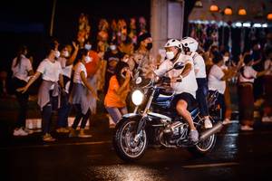 BIB: 
                            <button type="button" onclick="openModal(18151933)" class="btn btn-primary btn-sm float-right btn-popup" data-toggle="modal" data-target=".modal-high-quality">
                        <i class="fas fa-shopping-cart"></i> Add to Cart
                    </button>
                                            <button type="button" onclick="isThisMe(18151933, true)" class="btn btn-success btn-sm float-right btn-popup btn-isme hidden" data-toggle="tooltip" data-placement="bottom" title="นี่คือรูปของคุณใช่ไหม คลิกที่นี่เพื่อเอาเข้าอัลบั้ม">
                        <i class="fas fa-plus"></i> Add to album
                    </button>
                    <button type="button" onclick="isThisMe(18151933, false)" class="btn btn-warning btn-sm float-right btn-popup btn-isnotme hidden">
                        <i class="fas fa-ban"></i> Remove from album
                    </button>