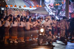 BIB: 
                            <button type="button" onclick="openModal(18151929)" class="btn btn-primary btn-sm float-right btn-popup" data-toggle="modal" data-target=".modal-high-quality">
                        <i class="fas fa-shopping-cart"></i> Add to Cart
                    </button>
                                            <button type="button" onclick="isThisMe(18151929, true)" class="btn btn-success btn-sm float-right btn-popup btn-isme hidden" data-toggle="tooltip" data-placement="bottom" title="นี่คือรูปของคุณใช่ไหม คลิกที่นี่เพื่อเอาเข้าอัลบั้ม">
                        <i class="fas fa-plus"></i> Add to album
                    </button>
                    <button type="button" onclick="isThisMe(18151929, false)" class="btn btn-warning btn-sm float-right btn-popup btn-isnotme hidden">
                        <i class="fas fa-ban"></i> Remove from album
                    </button>