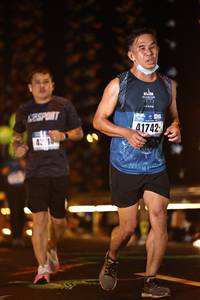 BIB: 41742
                            <button type="button" onclick="openModal(16160290)" class="btn btn-primary btn-sm float-right btn-popup" data-toggle="modal" data-target=".modal-high-quality">
                        <i class="fas fa-shopping-cart"></i> Add to Cart
                    </button>
                                            <button type="button" onclick="isThisMe(16160290, true)" class="btn btn-success btn-sm float-right btn-popup btn-isme hidden" data-toggle="tooltip" data-placement="bottom" title="นี่คือรูปของคุณใช่ไหม คลิกที่นี่เพื่อเอาเข้าอัลบั้ม">
                        <i class="fas fa-plus"></i> Add to album
                    </button>
                    <button type="button" onclick="isThisMe(16160290, false)" class="btn btn-warning btn-sm float-right btn-popup btn-isnotme hidden">
                        <i class="fas fa-ban"></i> Remove from album
                    </button>