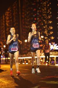 BIB: 44216, 44454
                            <button type="button" onclick="openModal(16121499)" class="btn btn-primary btn-sm float-right btn-popup" data-toggle="modal" data-target=".modal-high-quality">
                        <i class="fas fa-shopping-cart"></i> Add to Cart
                    </button>
                                            <button type="button" onclick="isThisMe(16121499, true)" class="btn btn-success btn-sm float-right btn-popup btn-isme hidden" data-toggle="tooltip" data-placement="bottom" title="นี่คือรูปของคุณใช่ไหม คลิกที่นี่เพื่อเอาเข้าอัลบั้ม">
                        <i class="fas fa-plus"></i> Add to album
                    </button>
                    <button type="button" onclick="isThisMe(16121499, false)" class="btn btn-warning btn-sm float-right btn-popup btn-isnotme hidden">
                        <i class="fas fa-ban"></i> Remove from album
                    </button>