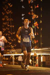 BIB: 42370, 447
                            <button type="button" onclick="openModal(16130570)" class="btn btn-primary btn-sm float-right btn-popup" data-toggle="modal" data-target=".modal-high-quality">
                        <i class="fas fa-shopping-cart"></i> Add to Cart
                    </button>
                                            <button type="button" onclick="isThisMe(16130570, true)" class="btn btn-success btn-sm float-right btn-popup btn-isme hidden" data-toggle="tooltip" data-placement="bottom" title="นี่คือรูปของคุณใช่ไหม คลิกที่นี่เพื่อเอาเข้าอัลบั้ม">
                        <i class="fas fa-plus"></i> Add to album
                    </button>
                    <button type="button" onclick="isThisMe(16130570, false)" class="btn btn-warning btn-sm float-right btn-popup btn-isnotme hidden">
                        <i class="fas fa-ban"></i> Remove from album
                    </button>