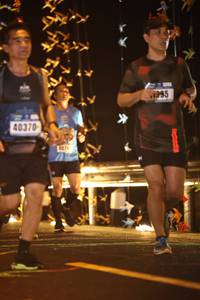 BIB: 40370, 407
                            <button type="button" onclick="openModal(16140384)" class="btn btn-primary btn-sm float-right btn-popup" data-toggle="modal" data-target=".modal-high-quality">
                        <i class="fas fa-shopping-cart"></i> Add to Cart
                    </button>
                                            <button type="button" onclick="isThisMe(16140384, true)" class="btn btn-success btn-sm float-right btn-popup btn-isme hidden" data-toggle="tooltip" data-placement="bottom" title="นี่คือรูปของคุณใช่ไหม คลิกที่นี่เพื่อเอาเข้าอัลบั้ม">
                        <i class="fas fa-plus"></i> Add to album
                    </button>
                    <button type="button" onclick="isThisMe(16140384, false)" class="btn btn-warning btn-sm float-right btn-popup btn-isnotme hidden">
                        <i class="fas fa-ban"></i> Remove from album
                    </button>