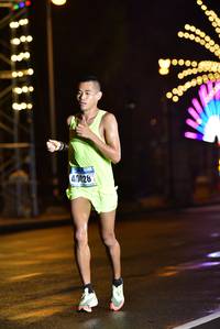 BIB: 40026
                            <button type="button" onclick="openModal(17314556)" class="btn btn-primary btn-sm float-right btn-popup" data-toggle="modal" data-target=".modal-high-quality">
                        <i class="fas fa-shopping-cart"></i> Add to Cart
                    </button>
                                            <button type="button" onclick="isThisMe(17314556, true)" class="btn btn-success btn-sm float-right btn-popup btn-isme hidden" data-toggle="tooltip" data-placement="bottom" title="นี่คือรูปของคุณใช่ไหม คลิกที่นี่เพื่อเอาเข้าอัลบั้ม">
                        <i class="fas fa-plus"></i> Add to album
                    </button>
                    <button type="button" onclick="isThisMe(17314556, false)" class="btn btn-warning btn-sm float-right btn-popup btn-isnotme hidden">
                        <i class="fas fa-ban"></i> Remove from album
                    </button>