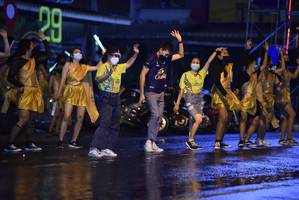 BIB: 
                            <button type="button" onclick="openModal(16281024)" class="btn btn-primary btn-sm float-right btn-popup" data-toggle="modal" data-target=".modal-high-quality">
                        <i class="fas fa-shopping-cart"></i> Add to Cart
                    </button>
                                            <button type="button" onclick="isThisMe(16281024, true)" class="btn btn-success btn-sm float-right btn-popup btn-isme hidden" data-toggle="tooltip" data-placement="bottom" title="นี่คือรูปของคุณใช่ไหม คลิกที่นี่เพื่อเอาเข้าอัลบั้ม">
                        <i class="fas fa-plus"></i> Add to album
                    </button>
                    <button type="button" onclick="isThisMe(16281024, false)" class="btn btn-warning btn-sm float-right btn-popup btn-isnotme hidden">
                        <i class="fas fa-ban"></i> Remove from album
                    </button>