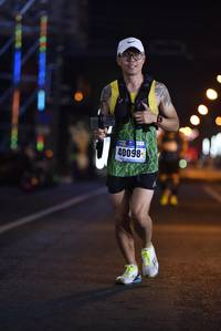 BIB: 40098
                            <button type="button" onclick="openModal(16725574)" class="btn btn-primary btn-sm float-right btn-popup" data-toggle="modal" data-target=".modal-high-quality">
                        <i class="fas fa-shopping-cart"></i> Add to Cart
                    </button>
                                            <button type="button" onclick="isThisMe(16725574, true)" class="btn btn-success btn-sm float-right btn-popup btn-isme hidden" data-toggle="tooltip" data-placement="bottom" title="นี่คือรูปของคุณใช่ไหม คลิกที่นี่เพื่อเอาเข้าอัลบั้ม">
                        <i class="fas fa-plus"></i> Add to album
                    </button>
                    <button type="button" onclick="isThisMe(16725574, false)" class="btn btn-warning btn-sm float-right btn-popup btn-isnotme hidden">
                        <i class="fas fa-ban"></i> Remove from album
                    </button>