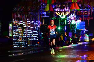 BIB: 40410
                            <button type="button" onclick="openModal(16115011)" class="btn btn-primary btn-sm float-right btn-popup" data-toggle="modal" data-target=".modal-high-quality">
                        <i class="fas fa-shopping-cart"></i> Add to Cart
                    </button>
                                            <button type="button" onclick="isThisMe(16115011, true)" class="btn btn-success btn-sm float-right btn-popup btn-isme hidden" data-toggle="tooltip" data-placement="bottom" title="นี่คือรูปของคุณใช่ไหม คลิกที่นี่เพื่อเอาเข้าอัลบั้ม">
                        <i class="fas fa-plus"></i> Add to album
                    </button>
                    <button type="button" onclick="isThisMe(16115011, false)" class="btn btn-warning btn-sm float-right btn-popup btn-isnotme hidden">
                        <i class="fas fa-ban"></i> Remove from album
                    </button>