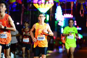 BIB: 2454, 20184, 20940, 101
                            <button type="button" onclick="openModal(16136383)" class="btn btn-primary btn-sm float-right btn-popup" data-toggle="modal" data-target=".modal-high-quality">
                        <i class="fas fa-shopping-cart"></i> Add to Cart
                    </button>
                                            <button type="button" onclick="isThisMe(16136383, true)" class="btn btn-success btn-sm float-right btn-popup btn-isme hidden" data-toggle="tooltip" data-placement="bottom" title="นี่คือรูปของคุณใช่ไหม คลิกที่นี่เพื่อเอาเข้าอัลบั้ม">
                        <i class="fas fa-plus"></i> Add to album
                    </button>
                    <button type="button" onclick="isThisMe(16136383, false)" class="btn btn-warning btn-sm float-right btn-popup btn-isnotme hidden">
                        <i class="fas fa-ban"></i> Remove from album
                    </button>