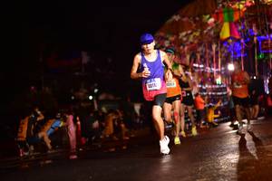 BIB: 4011, 0352
                            <button type="button" onclick="openModal(16521162)" class="btn btn-primary btn-sm float-right btn-popup" data-toggle="modal" data-target=".modal-high-quality">
                        <i class="fas fa-shopping-cart"></i> Add to Cart
                    </button>
                                            <button type="button" onclick="isThisMe(16521162, true)" class="btn btn-success btn-sm float-right btn-popup btn-isme hidden" data-toggle="tooltip" data-placement="bottom" title="นี่คือรูปของคุณใช่ไหม คลิกที่นี่เพื่อเอาเข้าอัลบั้ม">
                        <i class="fas fa-plus"></i> Add to album
                    </button>
                    <button type="button" onclick="isThisMe(16521162, false)" class="btn btn-warning btn-sm float-right btn-popup btn-isnotme hidden">
                        <i class="fas fa-ban"></i> Remove from album
                    </button>