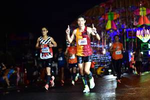 BIB: 482, 42420, 205
                            <button type="button" onclick="openModal(16520947)" class="btn btn-primary btn-sm float-right btn-popup" data-toggle="modal" data-target=".modal-high-quality">
                        <i class="fas fa-shopping-cart"></i> Add to Cart
                    </button>
                                            <button type="button" onclick="isThisMe(16520947, true)" class="btn btn-success btn-sm float-right btn-popup btn-isme hidden" data-toggle="tooltip" data-placement="bottom" title="นี่คือรูปของคุณใช่ไหม คลิกที่นี่เพื่อเอาเข้าอัลบั้ม">
                        <i class="fas fa-plus"></i> Add to album
                    </button>
                    <button type="button" onclick="isThisMe(16520947, false)" class="btn btn-warning btn-sm float-right btn-popup btn-isnotme hidden">
                        <i class="fas fa-ban"></i> Remove from album
                    </button>