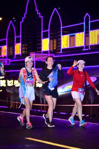 BIB: 44707, 443
                            <button type="button" onclick="openModal(16592811)" class="btn btn-primary btn-sm float-right btn-popup" data-toggle="modal" data-target=".modal-high-quality">
                        <i class="fas fa-shopping-cart"></i> Add to Cart
                    </button>
                                            <button type="button" onclick="isThisMe(16592811, true)" class="btn btn-success btn-sm float-right btn-popup btn-isme hidden" data-toggle="tooltip" data-placement="bottom" title="นี่คือรูปของคุณใช่ไหม คลิกที่นี่เพื่อเอาเข้าอัลบั้ม">
                        <i class="fas fa-plus"></i> Add to album
                    </button>
                    <button type="button" onclick="isThisMe(16592811, false)" class="btn btn-warning btn-sm float-right btn-popup btn-isnotme hidden">
                        <i class="fas fa-ban"></i> Remove from album
                    </button>