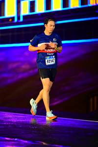 BIB: 42147
                            <button type="button" onclick="openModal(16818641)" class="btn btn-primary btn-sm float-right btn-popup" data-toggle="modal" data-target=".modal-high-quality">
                        <i class="fas fa-shopping-cart"></i> Add to Cart
                    </button>
                                            <button type="button" onclick="isThisMe(16818641, true)" class="btn btn-success btn-sm float-right btn-popup btn-isme hidden" data-toggle="tooltip" data-placement="bottom" title="นี่คือรูปของคุณใช่ไหม คลิกที่นี่เพื่อเอาเข้าอัลบั้ม">
                        <i class="fas fa-plus"></i> Add to album
                    </button>
                    <button type="button" onclick="isThisMe(16818641, false)" class="btn btn-warning btn-sm float-right btn-popup btn-isnotme hidden">
                        <i class="fas fa-ban"></i> Remove from album
                    </button>