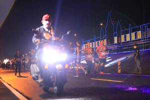 BIB: 
                            <button type="button" onclick="openModal(17929471)" class="btn btn-primary btn-sm float-right btn-popup" data-toggle="modal" data-target=".modal-high-quality">
                        <i class="fas fa-shopping-cart"></i> Add to Cart
                    </button>
                                            <button type="button" onclick="isThisMe(17929471, true)" class="btn btn-success btn-sm float-right btn-popup btn-isme hidden" data-toggle="tooltip" data-placement="bottom" title="นี่คือรูปของคุณใช่ไหม คลิกที่นี่เพื่อเอาเข้าอัลบั้ม">
                        <i class="fas fa-plus"></i> Add to album
                    </button>
                    <button type="button" onclick="isThisMe(17929471, false)" class="btn btn-warning btn-sm float-right btn-popup btn-isnotme hidden">
                        <i class="fas fa-ban"></i> Remove from album
                    </button>