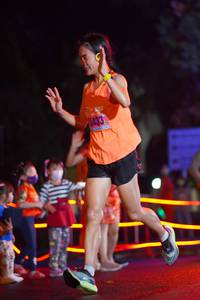 BIB: 5433
                            <button type="button" onclick="openModal(16787110)" class="btn btn-primary btn-sm float-right btn-popup" data-toggle="modal" data-target=".modal-high-quality">
                        <i class="fas fa-shopping-cart"></i> Add to Cart
                    </button>
                                            <button type="button" onclick="isThisMe(16787110, true)" class="btn btn-success btn-sm float-right btn-popup btn-isme hidden" data-toggle="tooltip" data-placement="bottom" title="นี่คือรูปของคุณใช่ไหม คลิกที่นี่เพื่อเอาเข้าอัลบั้ม">
                        <i class="fas fa-plus"></i> Add to album
                    </button>
                    <button type="button" onclick="isThisMe(16787110, false)" class="btn btn-warning btn-sm float-right btn-popup btn-isnotme hidden">
                        <i class="fas fa-ban"></i> Remove from album
                    </button>