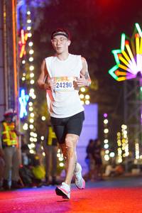 BIB: 24290
                            <button type="button" onclick="openModal(16818262)" class="btn btn-primary btn-sm float-right btn-popup" data-toggle="modal" data-target=".modal-high-quality">
                        <i class="fas fa-shopping-cart"></i> Add to Cart
                    </button>
                                            <button type="button" onclick="isThisMe(16818262, true)" class="btn btn-success btn-sm float-right btn-popup btn-isme hidden" data-toggle="tooltip" data-placement="bottom" title="นี่คือรูปของคุณใช่ไหม คลิกที่นี่เพื่อเอาเข้าอัลบั้ม">
                        <i class="fas fa-plus"></i> Add to album
                    </button>
                    <button type="button" onclick="isThisMe(16818262, false)" class="btn btn-warning btn-sm float-right btn-popup btn-isnotme hidden">
                        <i class="fas fa-ban"></i> Remove from album
                    </button>