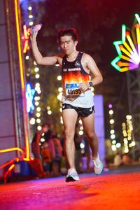 BIB: 40195
                            <button type="button" onclick="openModal(16876757)" class="btn btn-primary btn-sm float-right btn-popup" data-toggle="modal" data-target=".modal-high-quality">
                        <i class="fas fa-shopping-cart"></i> Add to Cart
                    </button>
                                            <button type="button" onclick="isThisMe(16876757, true)" class="btn btn-success btn-sm float-right btn-popup btn-isme hidden" data-toggle="tooltip" data-placement="bottom" title="นี่คือรูปของคุณใช่ไหม คลิกที่นี่เพื่อเอาเข้าอัลบั้ม">
                        <i class="fas fa-plus"></i> Add to album
                    </button>
                    <button type="button" onclick="isThisMe(16876757, false)" class="btn btn-warning btn-sm float-right btn-popup btn-isnotme hidden">
                        <i class="fas fa-ban"></i> Remove from album
                    </button>