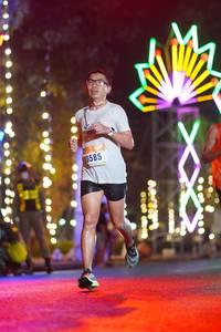 BIB: 0585
                            <button type="button" onclick="openModal(16818281)" class="btn btn-primary btn-sm float-right btn-popup" data-toggle="modal" data-target=".modal-high-quality">
                        <i class="fas fa-shopping-cart"></i> Add to Cart
                    </button>
                                            <button type="button" onclick="isThisMe(16818281, true)" class="btn btn-success btn-sm float-right btn-popup btn-isme hidden" data-toggle="tooltip" data-placement="bottom" title="นี่คือรูปของคุณใช่ไหม คลิกที่นี่เพื่อเอาเข้าอัลบั้ม">
                        <i class="fas fa-plus"></i> Add to album
                    </button>
                    <button type="button" onclick="isThisMe(16818281, false)" class="btn btn-warning btn-sm float-right btn-popup btn-isnotme hidden">
                        <i class="fas fa-ban"></i> Remove from album
                    </button>