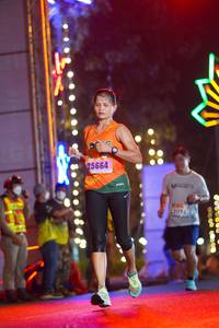 BIB: 25664
                            <button type="button" onclick="openModal(16838719)" class="btn btn-primary btn-sm float-right btn-popup" data-toggle="modal" data-target=".modal-high-quality">
                        <i class="fas fa-shopping-cart"></i> Add to Cart
                    </button>
                                            <button type="button" onclick="isThisMe(16838719, true)" class="btn btn-success btn-sm float-right btn-popup btn-isme hidden" data-toggle="tooltip" data-placement="bottom" title="นี่คือรูปของคุณใช่ไหม คลิกที่นี่เพื่อเอาเข้าอัลบั้ม">
                        <i class="fas fa-plus"></i> Add to album
                    </button>
                    <button type="button" onclick="isThisMe(16838719, false)" class="btn btn-warning btn-sm float-right btn-popup btn-isnotme hidden">
                        <i class="fas fa-ban"></i> Remove from album
                    </button>