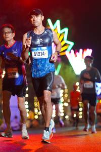 BIB: 2090
                            <button type="button" onclick="openModal(16871328)" class="btn btn-primary btn-sm float-right btn-popup" data-toggle="modal" data-target=".modal-high-quality">
                        <i class="fas fa-shopping-cart"></i> Add to Cart
                    </button>
                                            <button type="button" onclick="isThisMe(16871328, true)" class="btn btn-success btn-sm float-right btn-popup btn-isme hidden" data-toggle="tooltip" data-placement="bottom" title="นี่คือรูปของคุณใช่ไหม คลิกที่นี่เพื่อเอาเข้าอัลบั้ม">
                        <i class="fas fa-plus"></i> Add to album
                    </button>
                    <button type="button" onclick="isThisMe(16871328, false)" class="btn btn-warning btn-sm float-right btn-popup btn-isnotme hidden">
                        <i class="fas fa-ban"></i> Remove from album
                    </button>