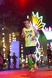 BIB: 204
                            <button type="button" onclick="openModal(16877959)" class="btn btn-primary btn-sm float-right btn-popup" data-toggle="modal" data-target=".modal-high-quality">
                        <i class="fas fa-shopping-cart"></i> Add to Cart
                    </button>
                                            <button type="button" onclick="isThisMe(16877959, true)" class="btn btn-success btn-sm float-right btn-popup btn-isme hidden" data-toggle="tooltip" data-placement="bottom" title="นี่คือรูปของคุณใช่ไหม คลิกที่นี่เพื่อเอาเข้าอัลบั้ม">
                        <i class="fas fa-plus"></i> Add to album
                    </button>
                    <button type="button" onclick="isThisMe(16877959, false)" class="btn btn-warning btn-sm float-right btn-popup btn-isnotme hidden">
                        <i class="fas fa-ban"></i> Remove from album
                    </button>