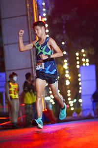 BIB: 0208
                            <button type="button" onclick="openModal(16857466)" class="btn btn-primary btn-sm float-right btn-popup" data-toggle="modal" data-target=".modal-high-quality">
                        <i class="fas fa-shopping-cart"></i> Add to Cart
                    </button>
                                            <button type="button" onclick="isThisMe(16857466, true)" class="btn btn-success btn-sm float-right btn-popup btn-isme hidden" data-toggle="tooltip" data-placement="bottom" title="นี่คือรูปของคุณใช่ไหม คลิกที่นี่เพื่อเอาเข้าอัลบั้ม">
                        <i class="fas fa-plus"></i> Add to album
                    </button>
                    <button type="button" onclick="isThisMe(16857466, false)" class="btn btn-warning btn-sm float-right btn-popup btn-isnotme hidden">
                        <i class="fas fa-ban"></i> Remove from album
                    </button>