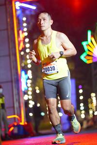 BIB: 20030
                            <button type="button" onclick="openModal(16867165)" class="btn btn-primary btn-sm float-right btn-popup" data-toggle="modal" data-target=".modal-high-quality">
                        <i class="fas fa-shopping-cart"></i> Add to Cart
                    </button>
                                            <button type="button" onclick="isThisMe(16867165, true)" class="btn btn-success btn-sm float-right btn-popup btn-isme hidden" data-toggle="tooltip" data-placement="bottom" title="นี่คือรูปของคุณใช่ไหม คลิกที่นี่เพื่อเอาเข้าอัลบั้ม">
                        <i class="fas fa-plus"></i> Add to album
                    </button>
                    <button type="button" onclick="isThisMe(16867165, false)" class="btn btn-warning btn-sm float-right btn-popup btn-isnotme hidden">
                        <i class="fas fa-ban"></i> Remove from album
                    </button>