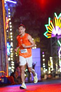 BIB: 041
                            <button type="button" onclick="openModal(16877173)" class="btn btn-primary btn-sm float-right btn-popup" data-toggle="modal" data-target=".modal-high-quality">
                        <i class="fas fa-shopping-cart"></i> Add to Cart
                    </button>
                                            <button type="button" onclick="isThisMe(16877173, true)" class="btn btn-success btn-sm float-right btn-popup btn-isme hidden" data-toggle="tooltip" data-placement="bottom" title="นี่คือรูปของคุณใช่ไหม คลิกที่นี่เพื่อเอาเข้าอัลบั้ม">
                        <i class="fas fa-plus"></i> Add to album
                    </button>
                    <button type="button" onclick="isThisMe(16877173, false)" class="btn btn-warning btn-sm float-right btn-popup btn-isnotme hidden">
                        <i class="fas fa-ban"></i> Remove from album
                    </button>