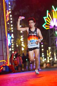 BIB: 40195
                            <button type="button" onclick="openModal(16876733)" class="btn btn-primary btn-sm float-right btn-popup" data-toggle="modal" data-target=".modal-high-quality">
                        <i class="fas fa-shopping-cart"></i> Add to Cart
                    </button>
                                            <button type="button" onclick="isThisMe(16876733, true)" class="btn btn-success btn-sm float-right btn-popup btn-isme hidden" data-toggle="tooltip" data-placement="bottom" title="นี่คือรูปของคุณใช่ไหม คลิกที่นี่เพื่อเอาเข้าอัลบั้ม">
                        <i class="fas fa-plus"></i> Add to album
                    </button>
                    <button type="button" onclick="isThisMe(16876733, false)" class="btn btn-warning btn-sm float-right btn-popup btn-isnotme hidden">
                        <i class="fas fa-ban"></i> Remove from album
                    </button>