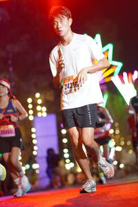 BIB: 24216, 25465
                            <button type="button" onclick="openModal(16868072)" class="btn btn-primary btn-sm float-right btn-popup" data-toggle="modal" data-target=".modal-high-quality">
                        <i class="fas fa-shopping-cart"></i> Add to Cart
                    </button>
                                            <button type="button" onclick="isThisMe(16868072, true)" class="btn btn-success btn-sm float-right btn-popup btn-isme hidden" data-toggle="tooltip" data-placement="bottom" title="นี่คือรูปของคุณใช่ไหม คลิกที่นี่เพื่อเอาเข้าอัลบั้ม">
                        <i class="fas fa-plus"></i> Add to album
                    </button>
                    <button type="button" onclick="isThisMe(16868072, false)" class="btn btn-warning btn-sm float-right btn-popup btn-isnotme hidden">
                        <i class="fas fa-ban"></i> Remove from album
                    </button>