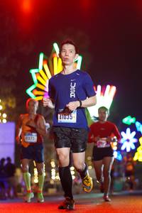 BIB: 41035
                            <button type="button" onclick="openModal(16864000)" class="btn btn-primary btn-sm float-right btn-popup" data-toggle="modal" data-target=".modal-high-quality">
                        <i class="fas fa-shopping-cart"></i> Add to Cart
                    </button>
                                            <button type="button" onclick="isThisMe(16864000, true)" class="btn btn-success btn-sm float-right btn-popup btn-isme hidden" data-toggle="tooltip" data-placement="bottom" title="นี่คือรูปของคุณใช่ไหม คลิกที่นี่เพื่อเอาเข้าอัลบั้ม">
                        <i class="fas fa-plus"></i> Add to album
                    </button>
                    <button type="button" onclick="isThisMe(16864000, false)" class="btn btn-warning btn-sm float-right btn-popup btn-isnotme hidden">
                        <i class="fas fa-ban"></i> Remove from album
                    </button>