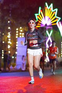 BIB: 275
                            <button type="button" onclick="openModal(16832749)" class="btn btn-primary btn-sm float-right btn-popup" data-toggle="modal" data-target=".modal-high-quality">
                        <i class="fas fa-shopping-cart"></i> Add to Cart
                    </button>
                                            <button type="button" onclick="isThisMe(16832749, true)" class="btn btn-success btn-sm float-right btn-popup btn-isme hidden" data-toggle="tooltip" data-placement="bottom" title="นี่คือรูปของคุณใช่ไหม คลิกที่นี่เพื่อเอาเข้าอัลบั้ม">
                        <i class="fas fa-plus"></i> Add to album
                    </button>
                    <button type="button" onclick="isThisMe(16832749, false)" class="btn btn-warning btn-sm float-right btn-popup btn-isnotme hidden">
                        <i class="fas fa-ban"></i> Remove from album
                    </button>
