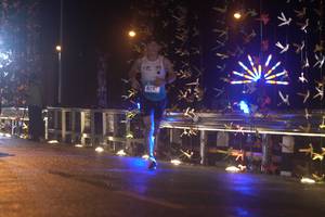 BIB: 4174
                            <button type="button" onclick="openModal(16110232)" class="btn btn-primary btn-sm float-right btn-popup" data-toggle="modal" data-target=".modal-high-quality">
                        <i class="fas fa-shopping-cart"></i> Add to Cart
                    </button>
                                            <button type="button" onclick="isThisMe(16110232, true)" class="btn btn-success btn-sm float-right btn-popup btn-isme hidden" data-toggle="tooltip" data-placement="bottom" title="นี่คือรูปของคุณใช่ไหม คลิกที่นี่เพื่อเอาเข้าอัลบั้ม">
                        <i class="fas fa-plus"></i> Add to album
                    </button>
                    <button type="button" onclick="isThisMe(16110232, false)" class="btn btn-warning btn-sm float-right btn-popup btn-isnotme hidden">
                        <i class="fas fa-ban"></i> Remove from album
                    </button>