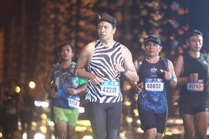 BIB: 40850, 142228, 0358
                            <button type="button" onclick="openModal(16770814)" class="btn btn-primary btn-sm float-right btn-popup" data-toggle="modal" data-target=".modal-high-quality">
                        <i class="fas fa-shopping-cart"></i> Add to Cart
                    </button>
                                            <button type="button" onclick="isThisMe(16770814, true)" class="btn btn-success btn-sm float-right btn-popup btn-isme hidden" data-toggle="tooltip" data-placement="bottom" title="นี่คือรูปของคุณใช่ไหม คลิกที่นี่เพื่อเอาเข้าอัลบั้ม">
                        <i class="fas fa-plus"></i> Add to album
                    </button>
                    <button type="button" onclick="isThisMe(16770814, false)" class="btn btn-warning btn-sm float-right btn-popup btn-isnotme hidden">
                        <i class="fas fa-ban"></i> Remove from album
                    </button>