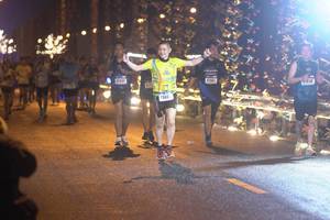 BIB: 429, 12931, 7640
                            <button type="button" onclick="openModal(16738010)" class="btn btn-primary btn-sm float-right btn-popup" data-toggle="modal" data-target=".modal-high-quality">
                        <i class="fas fa-shopping-cart"></i> Add to Cart
                    </button>
                                            <button type="button" onclick="isThisMe(16738010, true)" class="btn btn-success btn-sm float-right btn-popup btn-isme hidden" data-toggle="tooltip" data-placement="bottom" title="นี่คือรูปของคุณใช่ไหม คลิกที่นี่เพื่อเอาเข้าอัลบั้ม">
                        <i class="fas fa-plus"></i> Add to album
                    </button>
                    <button type="button" onclick="isThisMe(16738010, false)" class="btn btn-warning btn-sm float-right btn-popup btn-isnotme hidden">
                        <i class="fas fa-ban"></i> Remove from album
                    </button>