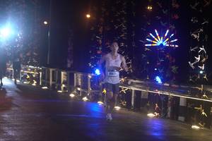 BIB: 40621
                            <button type="button" onclick="openModal(16102153)" class="btn btn-primary btn-sm float-right btn-popup" data-toggle="modal" data-target=".modal-high-quality">
                        <i class="fas fa-shopping-cart"></i> Add to Cart
                    </button>
                                            <button type="button" onclick="isThisMe(16102153, true)" class="btn btn-success btn-sm float-right btn-popup btn-isme hidden" data-toggle="tooltip" data-placement="bottom" title="นี่คือรูปของคุณใช่ไหม คลิกที่นี่เพื่อเอาเข้าอัลบั้ม">
                        <i class="fas fa-plus"></i> Add to album
                    </button>
                    <button type="button" onclick="isThisMe(16102153, false)" class="btn btn-warning btn-sm float-right btn-popup btn-isnotme hidden">
                        <i class="fas fa-ban"></i> Remove from album
                    </button>