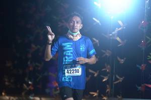 BIB: 42290
                            <button type="button" onclick="openModal(17027084)" class="btn btn-primary btn-sm float-right btn-popup" data-toggle="modal" data-target=".modal-high-quality">
                        <i class="fas fa-shopping-cart"></i> Add to Cart
                    </button>
                                            <button type="button" onclick="isThisMe(17027084, true)" class="btn btn-success btn-sm float-right btn-popup btn-isme hidden" data-toggle="tooltip" data-placement="bottom" title="นี่คือรูปของคุณใช่ไหม คลิกที่นี่เพื่อเอาเข้าอัลบั้ม">
                        <i class="fas fa-plus"></i> Add to album
                    </button>
                    <button type="button" onclick="isThisMe(17027084, false)" class="btn btn-warning btn-sm float-right btn-popup btn-isnotme hidden">
                        <i class="fas fa-ban"></i> Remove from album
                    </button>