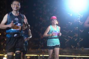 BIB: 41385, 573
                            <button type="button" onclick="openModal(16972706)" class="btn btn-primary btn-sm float-right btn-popup" data-toggle="modal" data-target=".modal-high-quality">
                        <i class="fas fa-shopping-cart"></i> Add to Cart
                    </button>
                                            <button type="button" onclick="isThisMe(16972706, true)" class="btn btn-success btn-sm float-right btn-popup btn-isme hidden" data-toggle="tooltip" data-placement="bottom" title="นี่คือรูปของคุณใช่ไหม คลิกที่นี่เพื่อเอาเข้าอัลบั้ม">
                        <i class="fas fa-plus"></i> Add to album
                    </button>
                    <button type="button" onclick="isThisMe(16972706, false)" class="btn btn-warning btn-sm float-right btn-popup btn-isnotme hidden">
                        <i class="fas fa-ban"></i> Remove from album
                    </button>