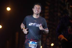 BIB: 42566
                            <button type="button" onclick="openModal(16999403)" class="btn btn-primary btn-sm float-right btn-popup" data-toggle="modal" data-target=".modal-high-quality">
                        <i class="fas fa-shopping-cart"></i> Add to Cart
                    </button>
                                            <button type="button" onclick="isThisMe(16999403, true)" class="btn btn-success btn-sm float-right btn-popup btn-isme hidden" data-toggle="tooltip" data-placement="bottom" title="นี่คือรูปของคุณใช่ไหม คลิกที่นี่เพื่อเอาเข้าอัลบั้ม">
                        <i class="fas fa-plus"></i> Add to album
                    </button>
                    <button type="button" onclick="isThisMe(16999403, false)" class="btn btn-warning btn-sm float-right btn-popup btn-isnotme hidden">
                        <i class="fas fa-ban"></i> Remove from album
                    </button>