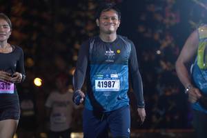 BIB: 2073, 1310, 41987
                            <button type="button" onclick="openModal(17034496)" class="btn btn-primary btn-sm float-right btn-popup" data-toggle="modal" data-target=".modal-high-quality">
                        <i class="fas fa-shopping-cart"></i> Add to Cart
                    </button>
                                            <button type="button" onclick="isThisMe(17034496, true)" class="btn btn-success btn-sm float-right btn-popup btn-isme hidden" data-toggle="tooltip" data-placement="bottom" title="นี่คือรูปของคุณใช่ไหม คลิกที่นี่เพื่อเอาเข้าอัลบั้ม">
                        <i class="fas fa-plus"></i> Add to album
                    </button>
                    <button type="button" onclick="isThisMe(17034496, false)" class="btn btn-warning btn-sm float-right btn-popup btn-isnotme hidden">
                        <i class="fas fa-ban"></i> Remove from album
                    </button>