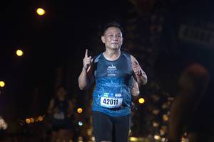 BIB: 42011
                            <button type="button" onclick="openModal(17023444)" class="btn btn-primary btn-sm float-right btn-popup" data-toggle="modal" data-target=".modal-high-quality">
                        <i class="fas fa-shopping-cart"></i> Add to Cart
                    </button>
                                            <button type="button" onclick="isThisMe(17023444, true)" class="btn btn-success btn-sm float-right btn-popup btn-isme hidden" data-toggle="tooltip" data-placement="bottom" title="นี่คือรูปของคุณใช่ไหม คลิกที่นี่เพื่อเอาเข้าอัลบั้ม">
                        <i class="fas fa-plus"></i> Add to album
                    </button>
                    <button type="button" onclick="isThisMe(17023444, false)" class="btn btn-warning btn-sm float-right btn-popup btn-isnotme hidden">
                        <i class="fas fa-ban"></i> Remove from album
                    </button>