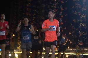 BIB: 2888, 43083, 4223, 2412
                            <button type="button" onclick="openModal(16982966)" class="btn btn-primary btn-sm float-right btn-popup" data-toggle="modal" data-target=".modal-high-quality">
                        <i class="fas fa-shopping-cart"></i> Add to Cart
                    </button>
                                            <button type="button" onclick="isThisMe(16982966, true)" class="btn btn-success btn-sm float-right btn-popup btn-isme hidden" data-toggle="tooltip" data-placement="bottom" title="นี่คือรูปของคุณใช่ไหม คลิกที่นี่เพื่อเอาเข้าอัลบั้ม">
                        <i class="fas fa-plus"></i> Add to album
                    </button>
                    <button type="button" onclick="isThisMe(16982966, false)" class="btn btn-warning btn-sm float-right btn-popup btn-isnotme hidden">
                        <i class="fas fa-ban"></i> Remove from album
                    </button>