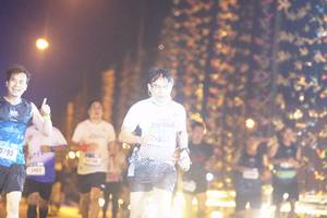 BIB: 057, 795
                            <button type="button" onclick="openModal(16937886)" class="btn btn-primary btn-sm float-right btn-popup" data-toggle="modal" data-target=".modal-high-quality">
                        <i class="fas fa-shopping-cart"></i> Add to Cart
                    </button>
                                            <button type="button" onclick="isThisMe(16937886, true)" class="btn btn-success btn-sm float-right btn-popup btn-isme hidden" data-toggle="tooltip" data-placement="bottom" title="นี่คือรูปของคุณใช่ไหม คลิกที่นี่เพื่อเอาเข้าอัลบั้ม">
                        <i class="fas fa-plus"></i> Add to album
                    </button>
                    <button type="button" onclick="isThisMe(16937886, false)" class="btn btn-warning btn-sm float-right btn-popup btn-isnotme hidden">
                        <i class="fas fa-ban"></i> Remove from album
                    </button>