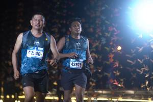 BIB: 42979
                            <button type="button" onclick="openModal(16982710)" class="btn btn-primary btn-sm float-right btn-popup" data-toggle="modal" data-target=".modal-high-quality">
                        <i class="fas fa-shopping-cart"></i> Add to Cart
                    </button>
                                            <button type="button" onclick="isThisMe(16982710, true)" class="btn btn-success btn-sm float-right btn-popup btn-isme hidden" data-toggle="tooltip" data-placement="bottom" title="นี่คือรูปของคุณใช่ไหม คลิกที่นี่เพื่อเอาเข้าอัลบั้ม">
                        <i class="fas fa-plus"></i> Add to album
                    </button>
                    <button type="button" onclick="isThisMe(16982710, false)" class="btn btn-warning btn-sm float-right btn-popup btn-isnotme hidden">
                        <i class="fas fa-ban"></i> Remove from album
                    </button>