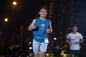 BIB: 4090
                            <button type="button" onclick="openModal(17022131)" class="btn btn-primary btn-sm float-right btn-popup" data-toggle="modal" data-target=".modal-high-quality">
                        <i class="fas fa-shopping-cart"></i> Add to Cart
                    </button>
                                            <button type="button" onclick="isThisMe(17022131, true)" class="btn btn-success btn-sm float-right btn-popup btn-isme hidden" data-toggle="tooltip" data-placement="bottom" title="นี่คือรูปของคุณใช่ไหม คลิกที่นี่เพื่อเอาเข้าอัลบั้ม">
                        <i class="fas fa-plus"></i> Add to album
                    </button>
                    <button type="button" onclick="isThisMe(17022131, false)" class="btn btn-warning btn-sm float-right btn-popup btn-isnotme hidden">
                        <i class="fas fa-ban"></i> Remove from album
                    </button>