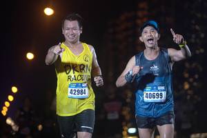 BIB: 42984, 40699
                            <button type="button" onclick="openModal(16975716)" class="btn btn-primary btn-sm float-right btn-popup" data-toggle="modal" data-target=".modal-high-quality">
                        <i class="fas fa-shopping-cart"></i> Add to Cart
                    </button>
                                            <button type="button" onclick="isThisMe(16975716, true)" class="btn btn-success btn-sm float-right btn-popup btn-isme hidden" data-toggle="tooltip" data-placement="bottom" title="นี่คือรูปของคุณใช่ไหม คลิกที่นี่เพื่อเอาเข้าอัลบั้ม">
                        <i class="fas fa-plus"></i> Add to album
                    </button>
                    <button type="button" onclick="isThisMe(16975716, false)" class="btn btn-warning btn-sm float-right btn-popup btn-isnotme hidden">
                        <i class="fas fa-ban"></i> Remove from album
                    </button>