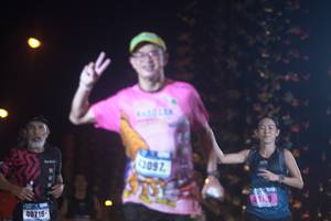 BIB: 3097, 419
                            <button type="button" onclick="openModal(16977723)" class="btn btn-primary btn-sm float-right btn-popup" data-toggle="modal" data-target=".modal-high-quality">
                        <i class="fas fa-shopping-cart"></i> Add to Cart
                    </button>
                                            <button type="button" onclick="isThisMe(16977723, true)" class="btn btn-success btn-sm float-right btn-popup btn-isme hidden" data-toggle="tooltip" data-placement="bottom" title="นี่คือรูปของคุณใช่ไหม คลิกที่นี่เพื่อเอาเข้าอัลบั้ม">
                        <i class="fas fa-plus"></i> Add to album
                    </button>
                    <button type="button" onclick="isThisMe(16977723, false)" class="btn btn-warning btn-sm float-right btn-popup btn-isnotme hidden">
                        <i class="fas fa-ban"></i> Remove from album
                    </button>