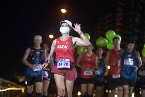 BIB: 425, 44128
                            <button type="button" onclick="openModal(16997082)" class="btn btn-primary btn-sm float-right btn-popup" data-toggle="modal" data-target=".modal-high-quality">
                        <i class="fas fa-shopping-cart"></i> Add to Cart
                    </button>
                                            <button type="button" onclick="isThisMe(16997082, true)" class="btn btn-success btn-sm float-right btn-popup btn-isme hidden" data-toggle="tooltip" data-placement="bottom" title="นี่คือรูปของคุณใช่ไหม คลิกที่นี่เพื่อเอาเข้าอัลบั้ม">
                        <i class="fas fa-plus"></i> Add to album
                    </button>
                    <button type="button" onclick="isThisMe(16997082, false)" class="btn btn-warning btn-sm float-right btn-popup btn-isnotme hidden">
                        <i class="fas fa-ban"></i> Remove from album
                    </button>