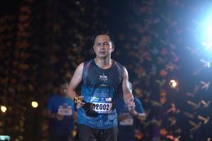 BIB: 42002
                            <button type="button" onclick="openModal(17013833)" class="btn btn-primary btn-sm float-right btn-popup" data-toggle="modal" data-target=".modal-high-quality">
                        <i class="fas fa-shopping-cart"></i> Add to Cart
                    </button>
                                            <button type="button" onclick="isThisMe(17013833, true)" class="btn btn-success btn-sm float-right btn-popup btn-isme hidden" data-toggle="tooltip" data-placement="bottom" title="นี่คือรูปของคุณใช่ไหม คลิกที่นี่เพื่อเอาเข้าอัลบั้ม">
                        <i class="fas fa-plus"></i> Add to album
                    </button>
                    <button type="button" onclick="isThisMe(17013833, false)" class="btn btn-warning btn-sm float-right btn-popup btn-isnotme hidden">
                        <i class="fas fa-ban"></i> Remove from album
                    </button>